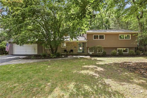 19 Valley Brook Dr, Fairport, NY, 14450-9348 | Card Image