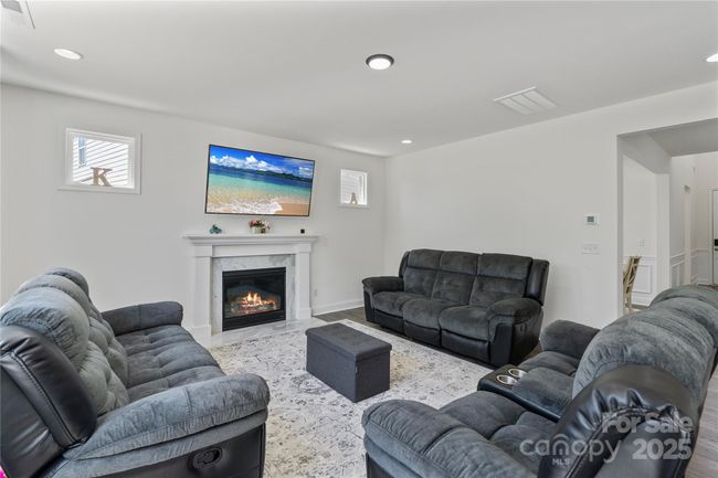 Great Room | Image 18