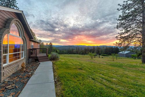 587 Summit Loop, Grants Pass, OR, 97527-8963 | Card Image