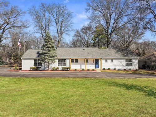 3520 W 93rd St, Leawood, KS, 66206-2007 | Card Image