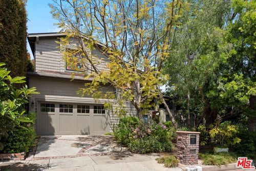 11415 Albata St, Los Angeles, CA, 90049-3403 | Card Image