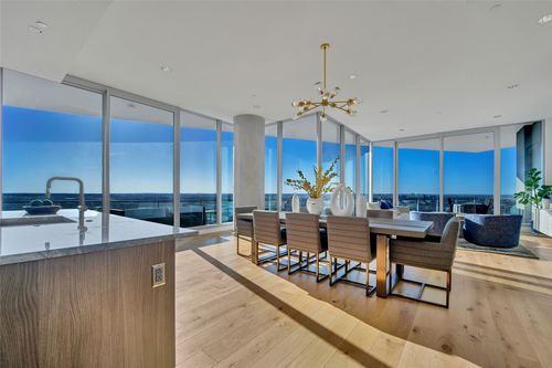 apt-2802-3130 N Harwood St, Dallas, TX, 75201-1140 | Card Image