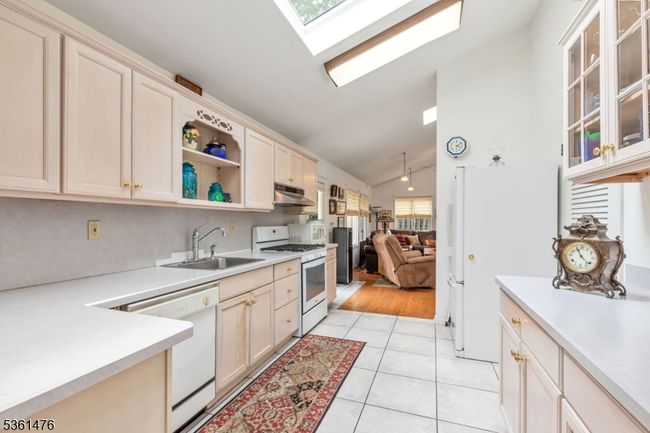 27 Atlanta Ave, House other with 3 bedrooms, 2 bathrooms and null parking in Piscataway NJ | Image 5