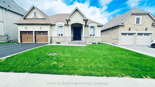 48 Beacon Hill Dr, Brampton, ON, L6X0V7 | Card Image