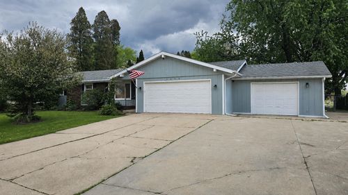 2698 Wendy Ln, Rockford, IL, 61109-1842 | Card Image