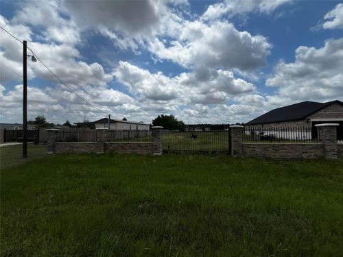 177 County Road 3550, Cleveland, TX, 77327-1984 | Card Image