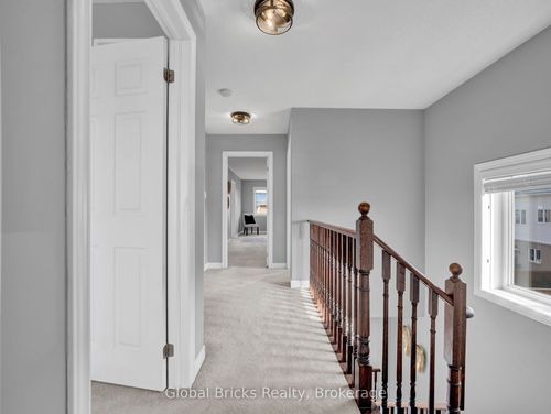 15 Hartley Ave, Paris, ON, N3L0G9 | Card Image