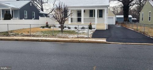 910 Renfrew St, ESSEX, MD, 21221-5208 | Card Image