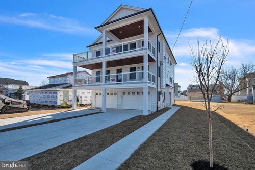 22 Roosevelt Blvd, Ocean City, NJ, 08226-1820 | Card Image