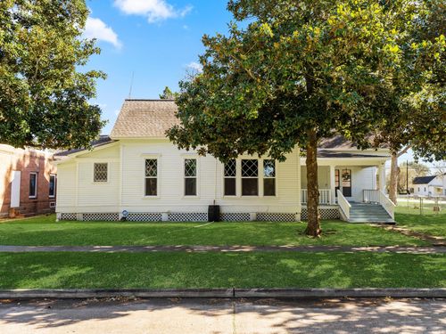 2421 Avenue G, Bay City, TX, 77414-6020 | Card Image