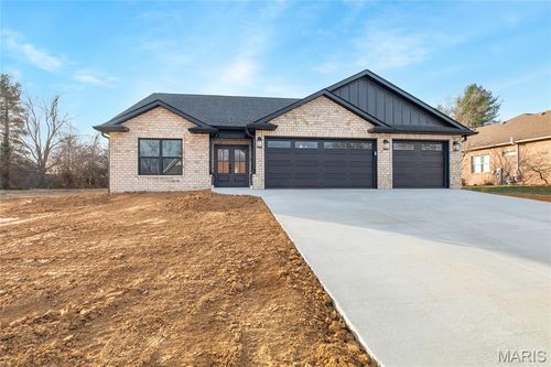 104 Windsor Pl, Alton, IL, 62002-8881 | Card Image