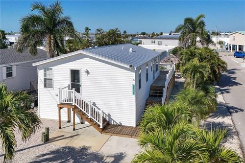 2831 York Rd, ST. JAMES CITY, FL, 33956-2265 | Card Image