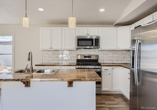 14470 13th Ave, Aurora, CO, 80011-6842 | Card Image