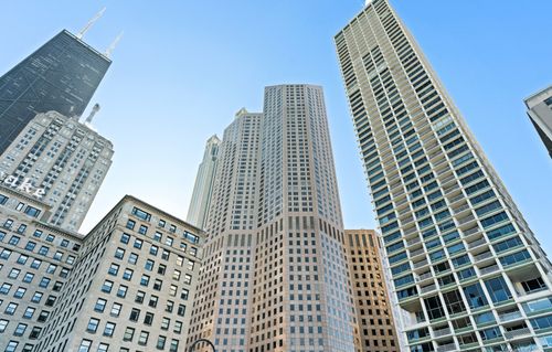 2804-950 N Michigan Ave, Chicago, IL, 60611-7511 | Card Image