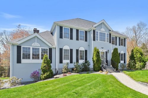 16 Alan Rd, Hudson, MA, 01749-1001 | Card Image