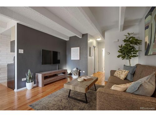 206-250 N Pearl, Denver, CO, 80203 | Card Image