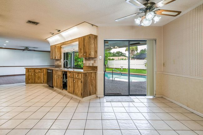 648 Nw 100 Th Ln, House other with 4 bedrooms, 2 bathrooms and null parking in CORAL SPRINGS FL | Image 9