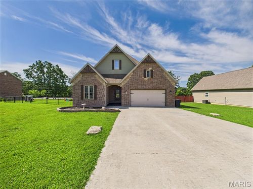224 Sweet Valley Cir, Crocker, MO, 65452-8288 | Card Image