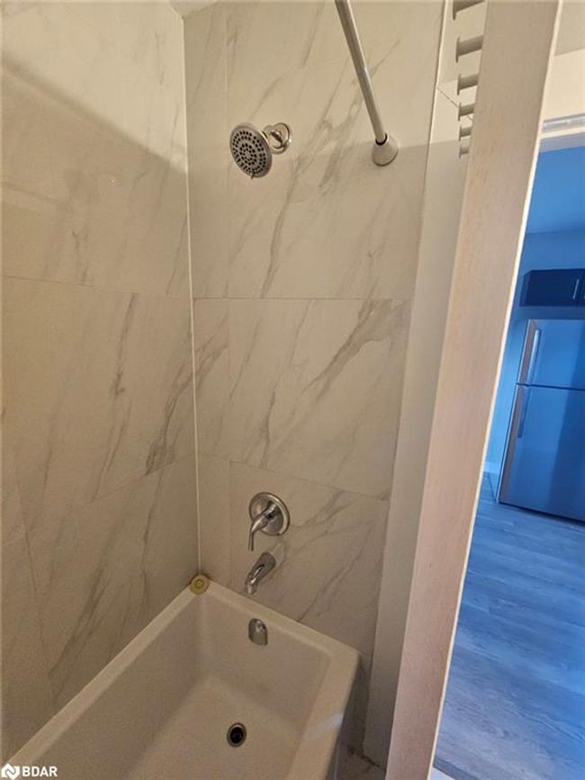 7 - 917 Main St E, House attached with 2 bedrooms, 1 bathrooms and null parking in Hamilton ON | Image 9