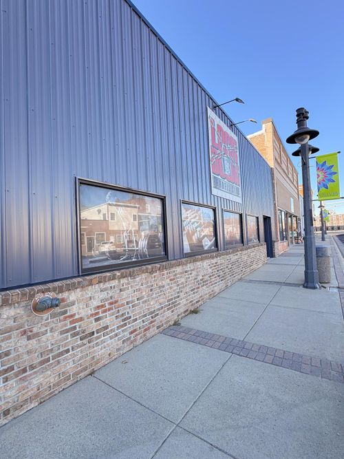 114 9th St S, Olivia, MN, 56277-1328 | Card Image