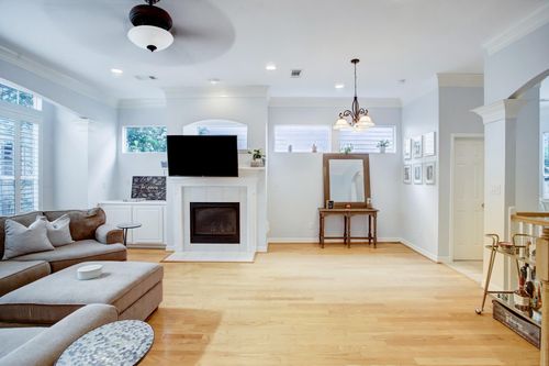 5312 Blossom St, Houston, TX, 77007-5208 | Card Image