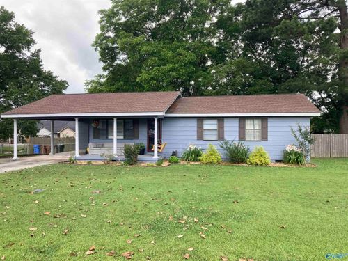 1311 Elizabeth Dr Sw, Hartselle, AL, 35640-2628 | Card Image
