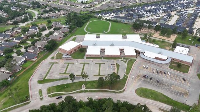 Benignus Elementary School within Walking Distance. | Image 42