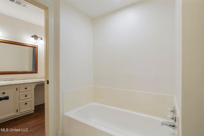 121 Kenbridge Ln-21 | Image 20