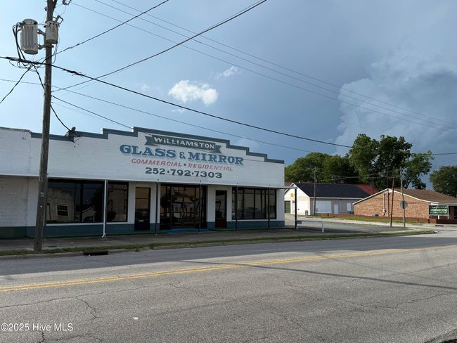 403 Washington St, Home with 0 bedrooms, 0 bathrooms and null parking in Williamston NC | Image 4