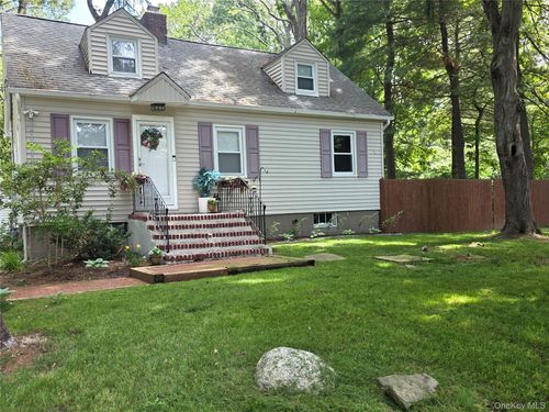 196 Deforest Rd, Dix Hills, NY, 11746-4845 | Card Image