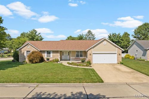 300 Kingsbury Ct, Highland, IL, 62249-2923 | Card Image