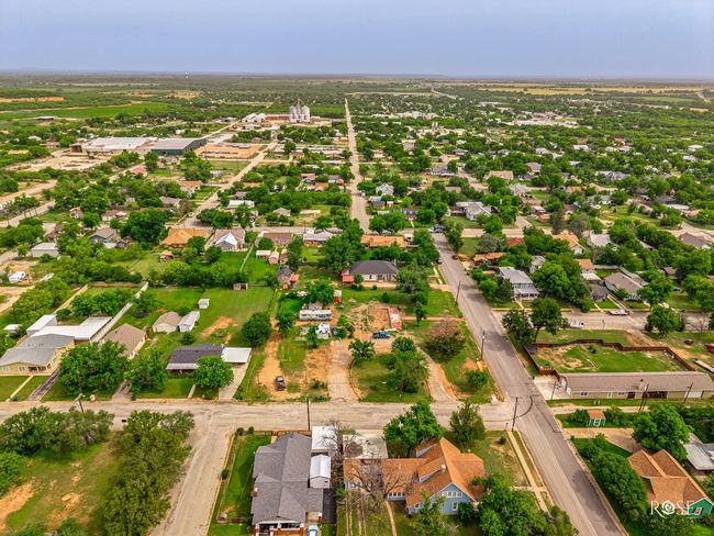 202 5 Th Ave, Home with 0 bedrooms, 0 bathrooms and null parking in Coleman TX | Image 6