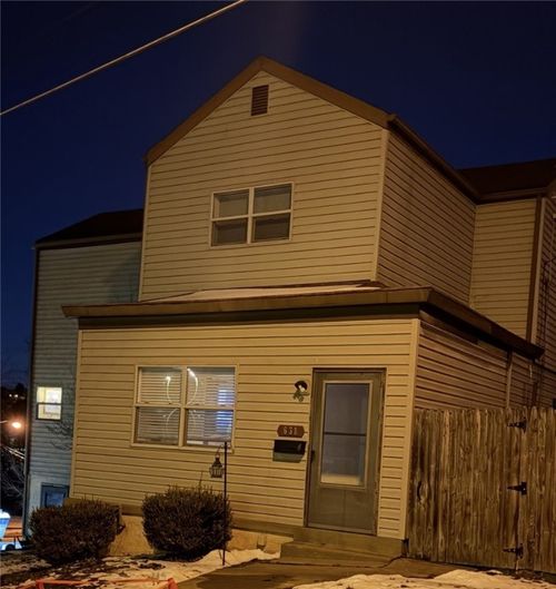 638 Rectenwald St, Pittsburgh, PA, 15210-2539 | Card Image