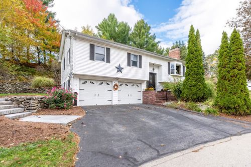 30 Tanglewood Ct, Manchester, NH, 03102-4655 | Card Image