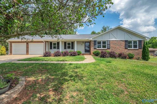 910 Lark Cir, Madison, AL, 35758-1252 | Card Image