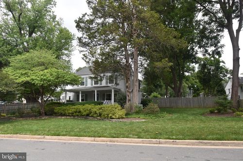 2901 Meadow View Rd, FALLS CHURCH, VA, 22042-1312 | Card Image