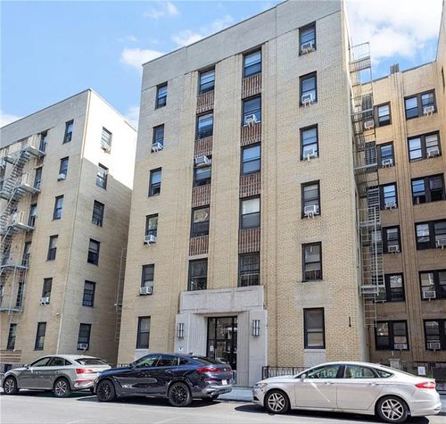 5c-3111 Brighton 1st Pl, Brooklyn, NY, 11235-7637 | Card Image