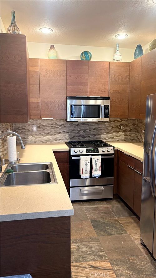 apt-107-5146 Dorado Dr, Huntington Beach, CA, 92649-5111 | Card Image