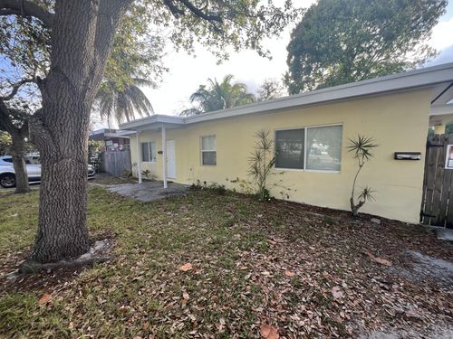 211 N A St, Lake Worth Beach, FL, 33460-3221 | Card Image