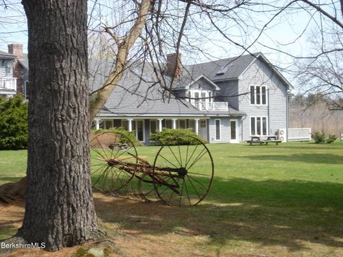 2e-2 Wallace Rd, Stockbridge, MA, 01262-7782 | Card Image