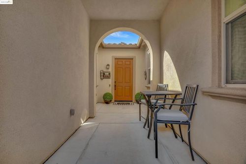 400 Springfield Ct, Brentwood, CA, 94513-2422 | Card Image