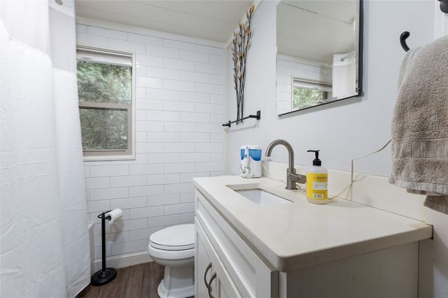 Main level bath | Image 11