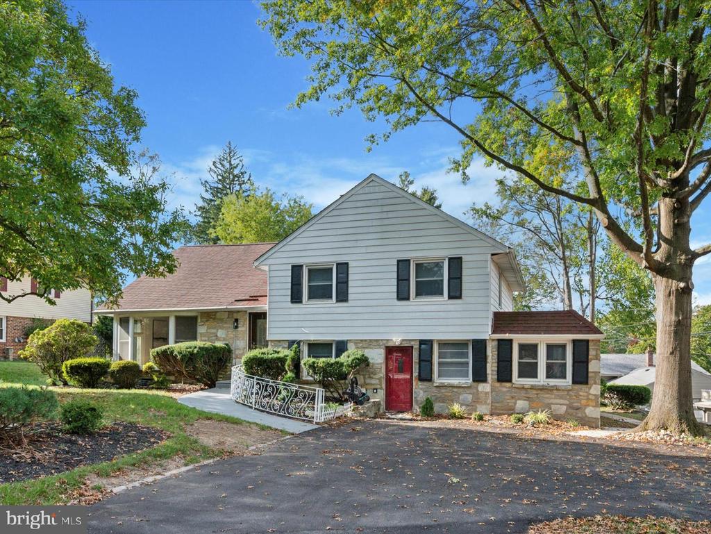 Harrison Ave, Glenside, PA 19038
