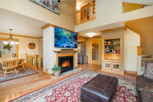 218 Lakewood Dr, Killington, VT, 05751-9594 | Card Image