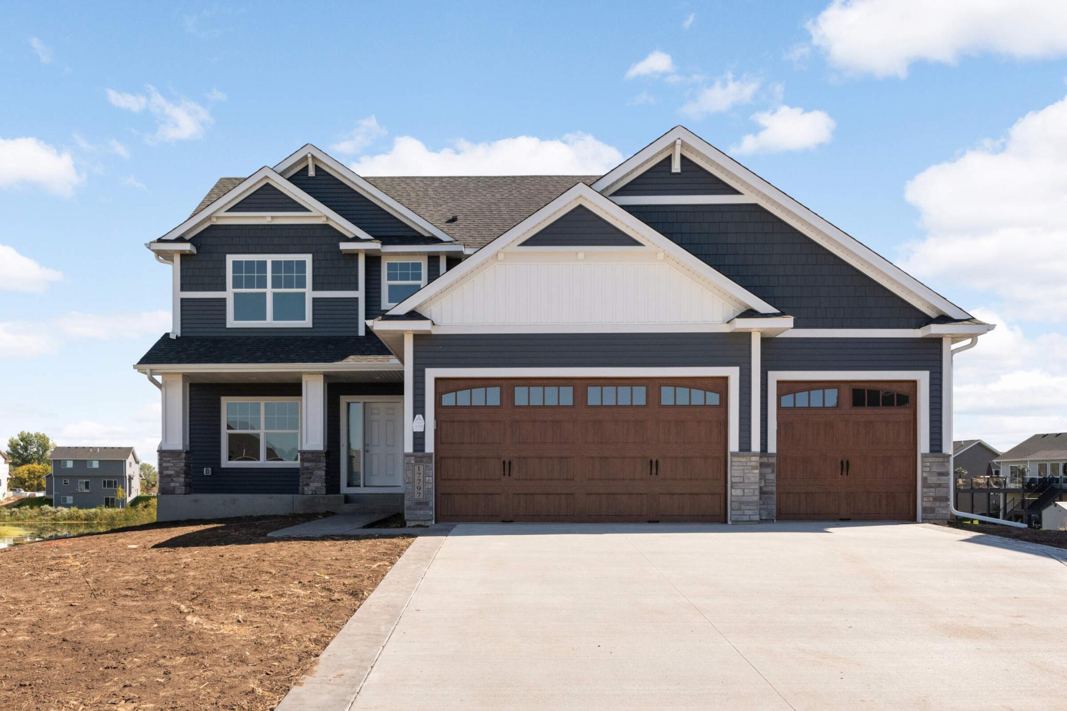 Emerald Ct, Lakeville, MN 55044