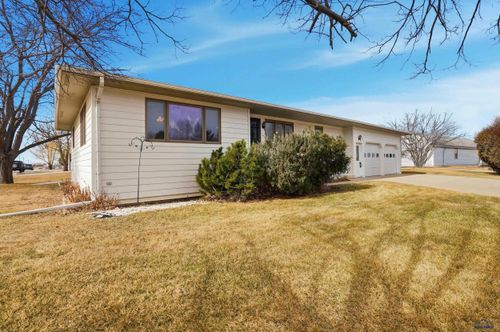 611 Glenn St, Wall, SD, 57790 | Card Image