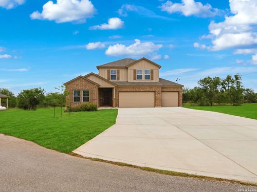 132 Reno Trl, Floresville, TX, 78114-0107 | Card Image