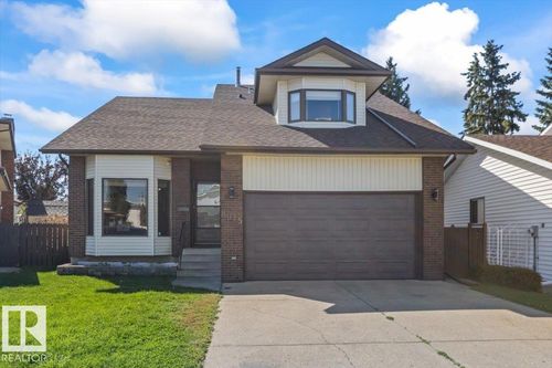 8015 158 Ave Nw, Edmonton, AB, T5Z2T7 | Card Image