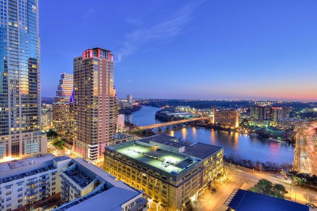 Live at the crossroads of culture and convenience, where world-class music, art, and cuisine unfold right outside your front door. | Image 39