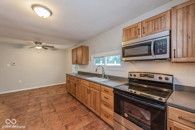 KITCHEN | Image 13